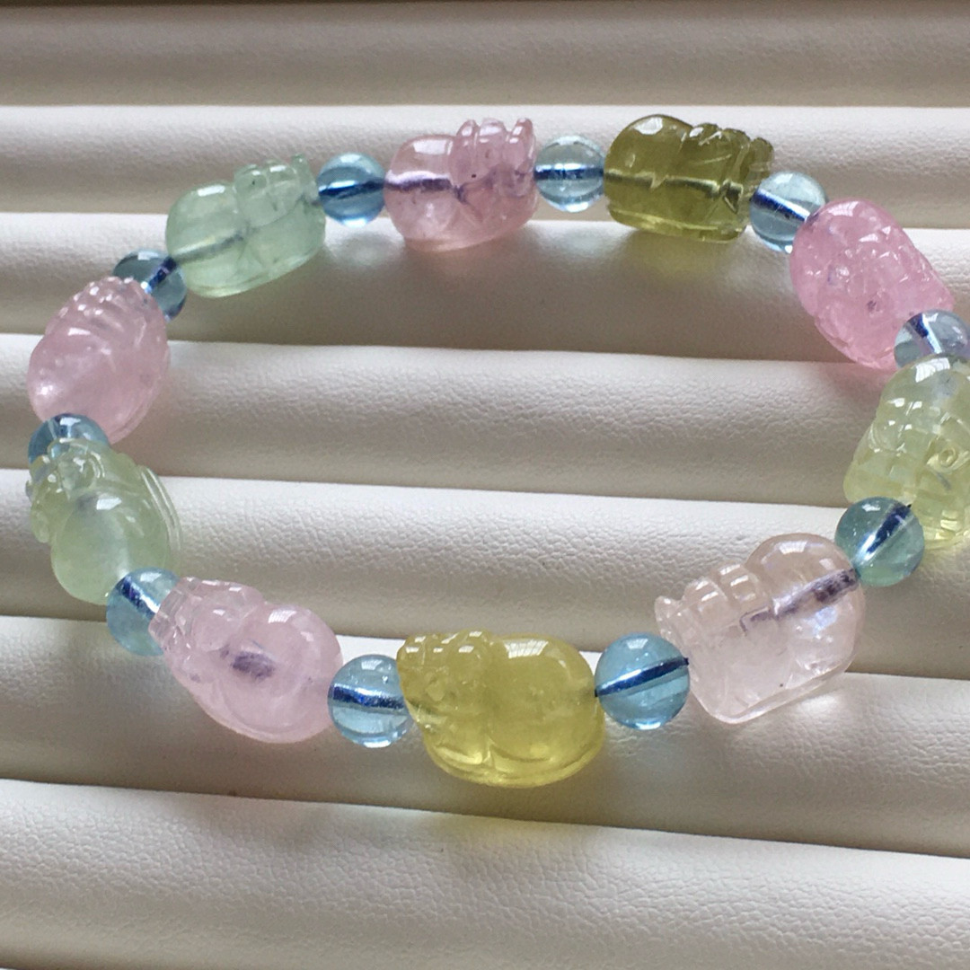 「夏」モルガナイトブレスレット　天然石　4月誕生石恋愛成就、結婚願望