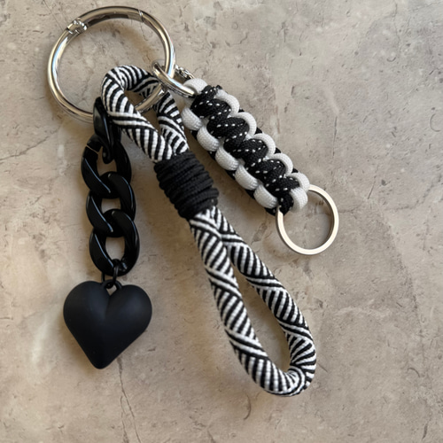 パラコードで作る！選べるチャーム♡ハンドストラップ カラーが選べる