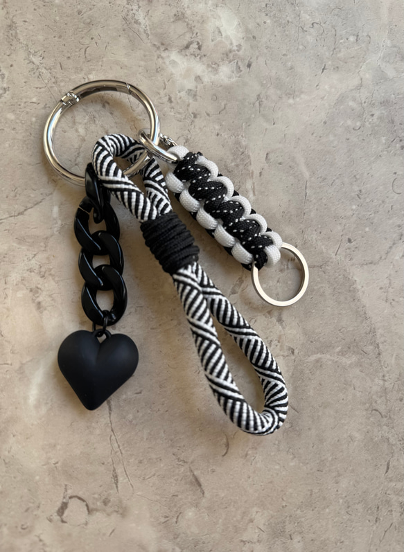 パラコードで作る！選べるチャーム♡ハンドストラップ カラーが選べる