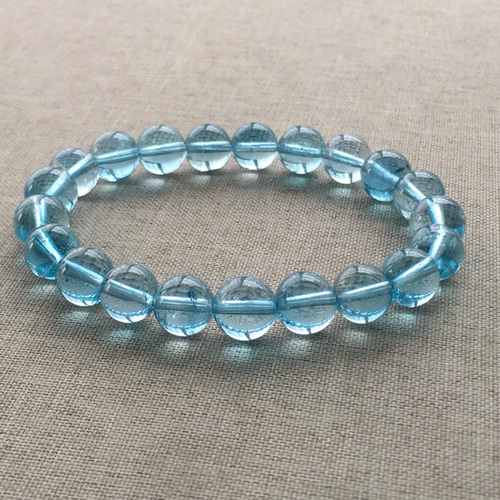 夏」ブルートパーズブレスレット 天然石 11月誕生石友情、繁栄、知性