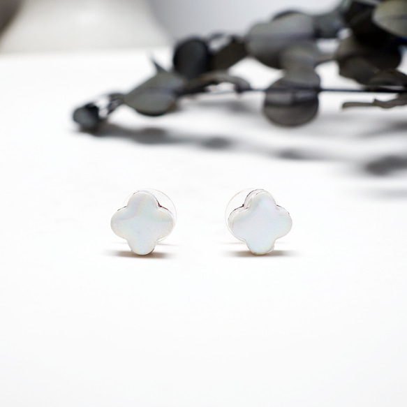 TP-261 美濃燒小花白珍珠加工耳環/耳環 [背面皮革加工] 第1張的照片