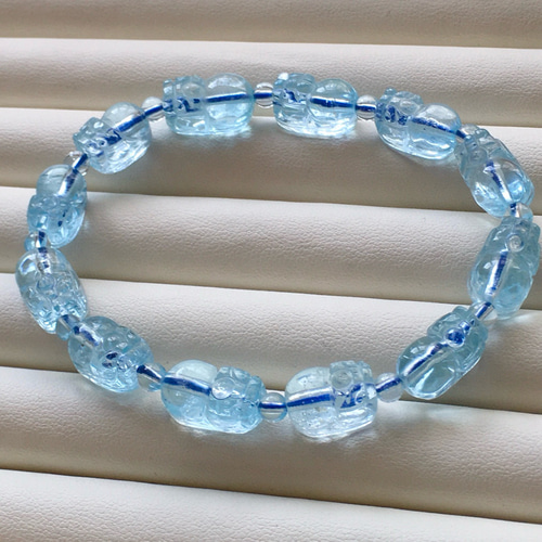 夏」ブルートパーズブレスレット 天然石 11月誕生石友情、繁栄、知性