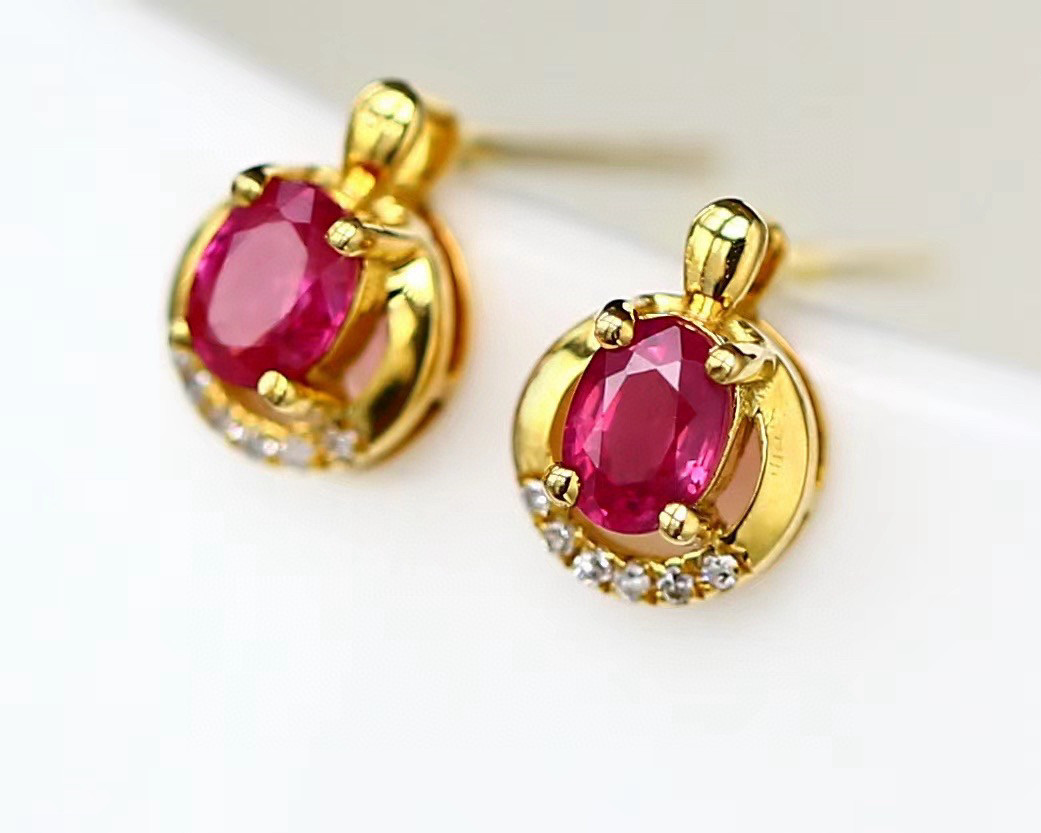 「CHIC」K18  天然ルビー　天然ダイヤモンド　純愛　女性　女王　ピアス　25/5/30