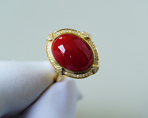 マ*カ様 サンゴのヴィンテージリング　K18（刻印あり） 独特」 K18イエローゴールド 天然血赤サンゴ 珊瑚 天然ダイヤモンド