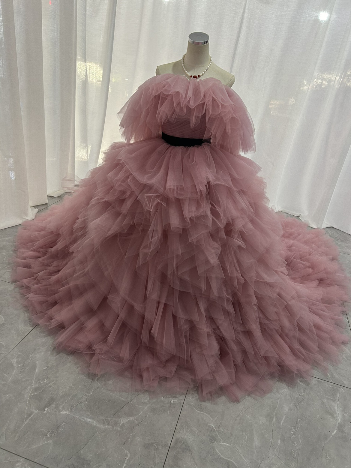 カラードレス ピンクソフィア 取り外しオフショルダー ふわふわドレス 抜群のおしゃれ見え 目立つ 前撮り 花嫁