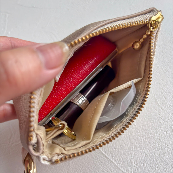 カラビナ付き インド刺繍リボン キーポーチ【ICE BLUE】 内ポケットあり ギフトにも　 6枚目の画像