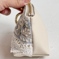 カラビナ付き インド刺繍リボン キーポーチ【ICE BLUE】 内ポケットあり ギフトにも　 8枚目の画像