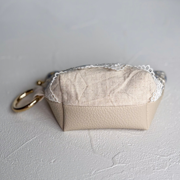 カラビナ付き インド刺繍リボン キーポーチ【ICE BLUE】 内ポケットあり ギフトにも　 2枚目の画像