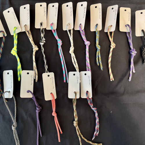 パラコードで作る！選べるチャーム♡ボトルホルダーつき！ハンド