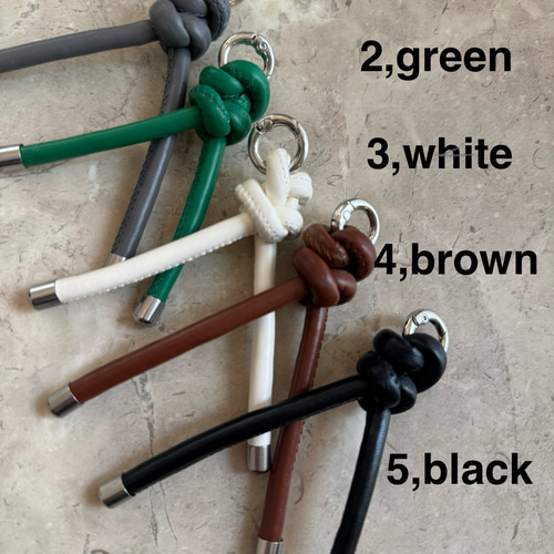 パラコードで作る！選べるチャーム♡ボトルホルダーつき！ハンド