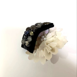 黒系ビジューのポニーフック　[21051] 2枚目の画像