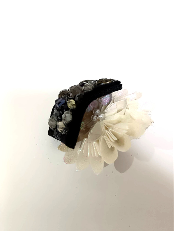 黒系ビジューのポニーフック　[21051] 2枚目の画像