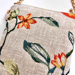 初夏に咲く花 オレンジ刺繍のポシェット 高級イギリス生地　高品質エンブロイダリー　スマホポシェット　スマホポーチ 10枚目の画像