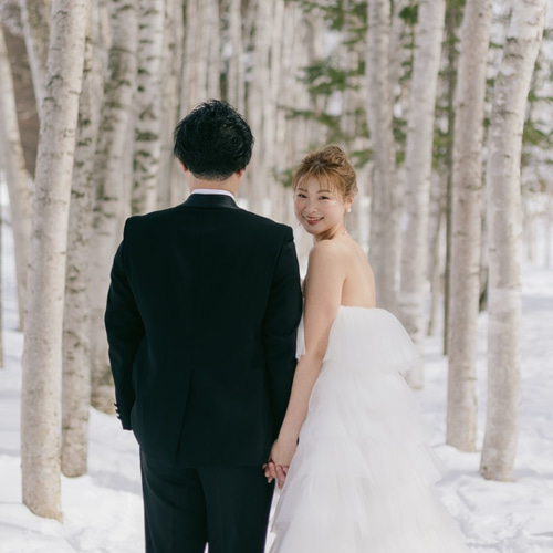 実例写真！ウェディングドレス ベアトップ ベアトップ リボン 柔らかく  