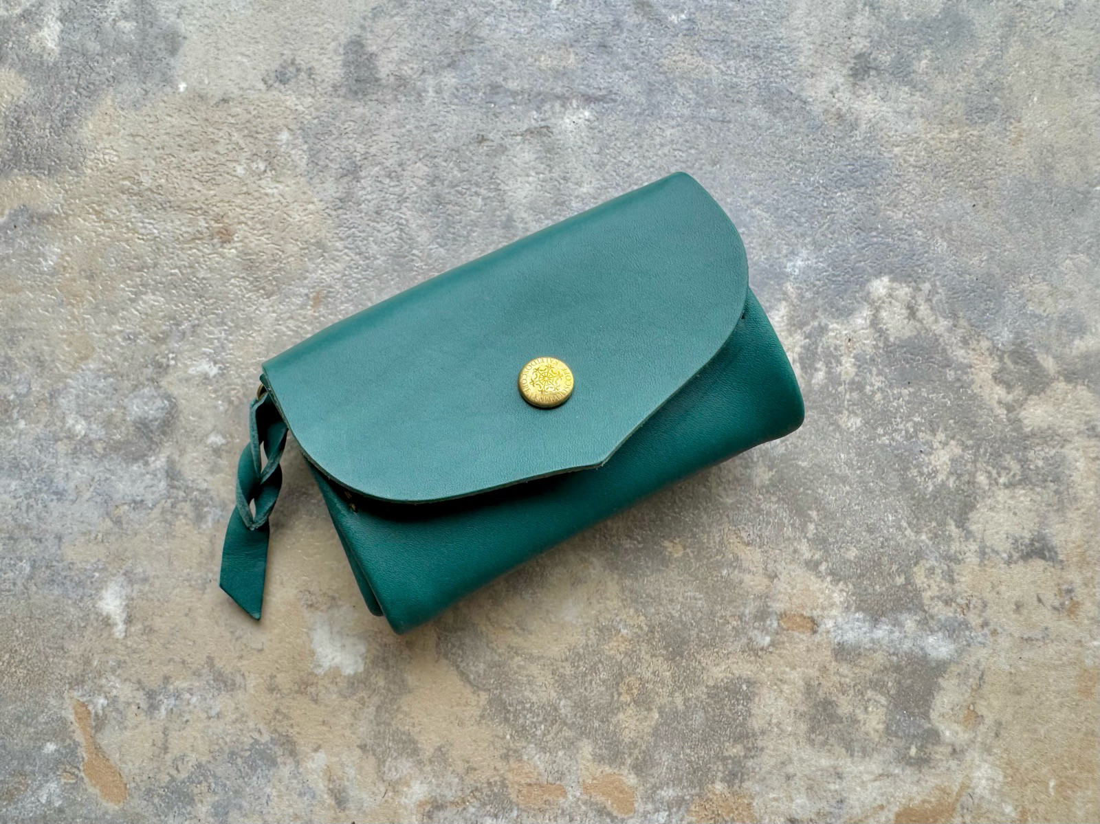 【数日内に発送可能】お札を折らないミニマル財布・背面ポケット付き（Voyage Edition）ターコイズ