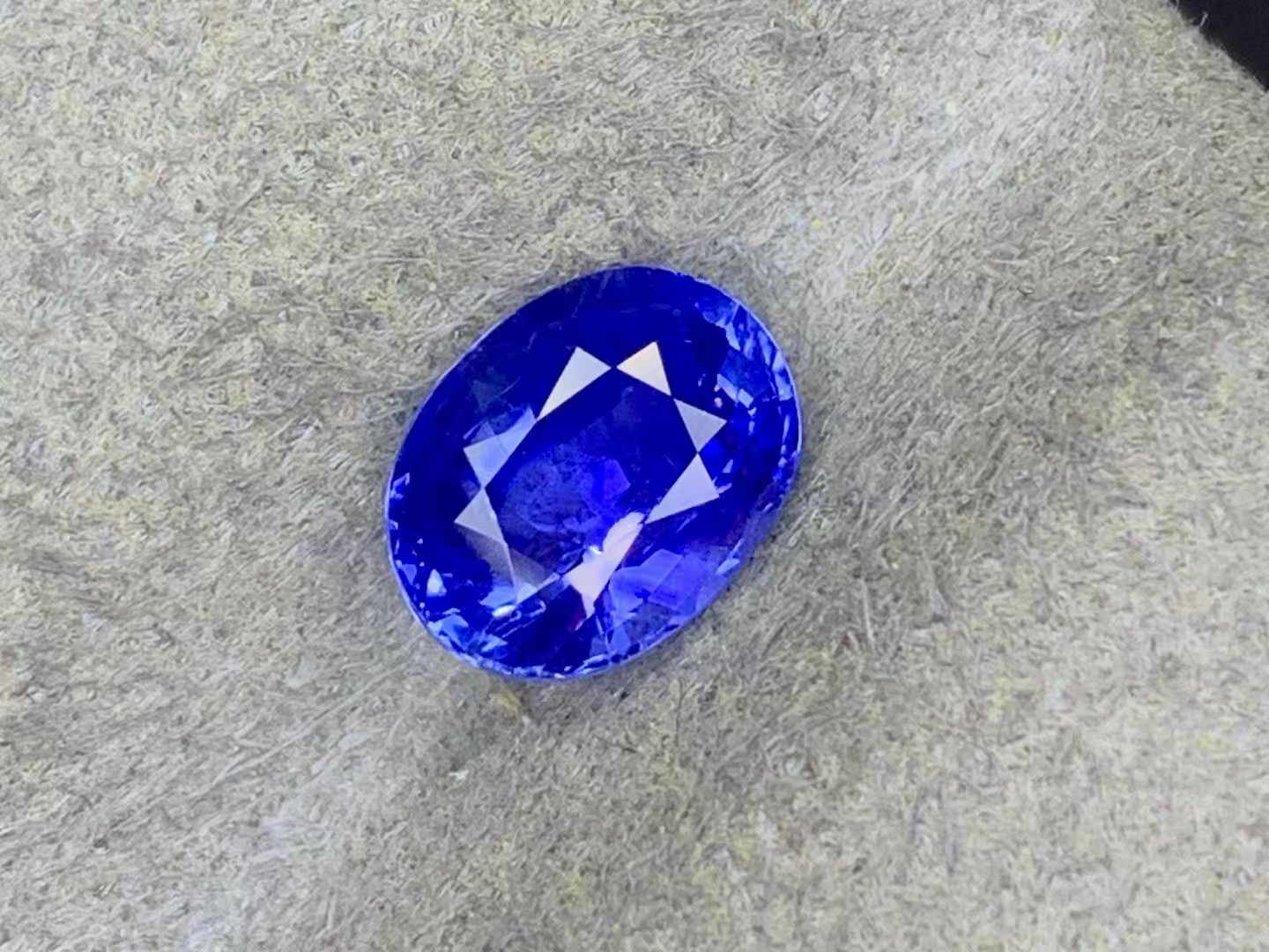 1.53ct天然コーンフラワーブルーサファイアルーススリランカ鑑定書付き