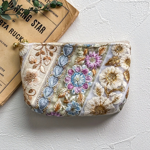 インド刺繍リボンのポーチ /（S）フェイクレザー 小物入れ