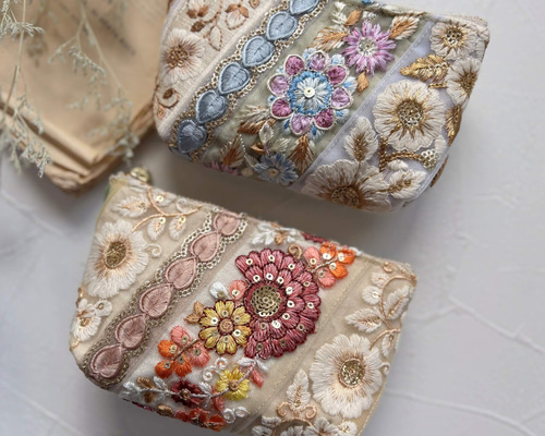 インド刺繍リボンのポーチ /（S）フェイクレザー 小物入れ
