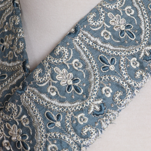 インド/インド刺繍布】 インド刺繍がたっぷり入った半衿＊ブルーグレー