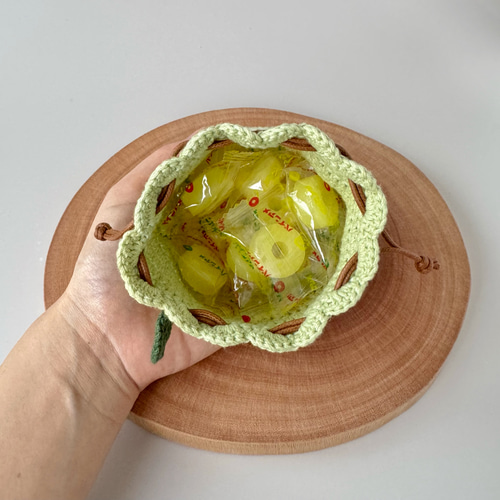 ころんと飾れる青りんごの巾着袋（小さいサイズ） 巾着ポーチ