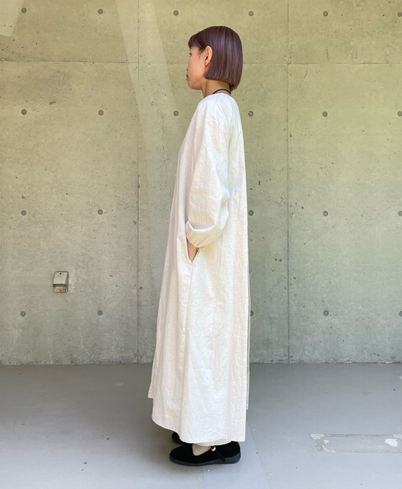 【新作】綿麻の割烹着 – ロング丈　エプロンワンピース　3色　ホワイト　キナリ　ブラック 7枚目の画像
