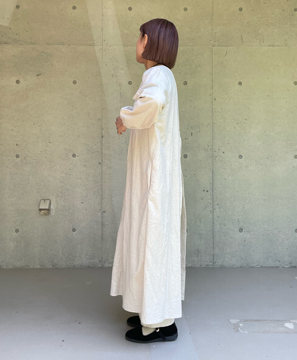【新作】綿麻の割烹着 – ロング丈　エプロンワンピース　3色　ホワイト　キナリ　ブラック 8枚目の画像