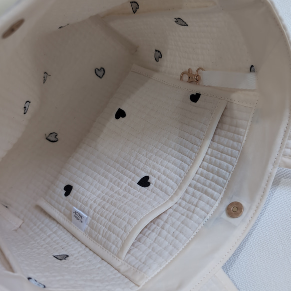 ✱受注制作✱ヌビバッグ Lサイズ /ヌビトートバッグ/ ランチトート /生成り×ブラックハート刺繍 3枚目の画像
