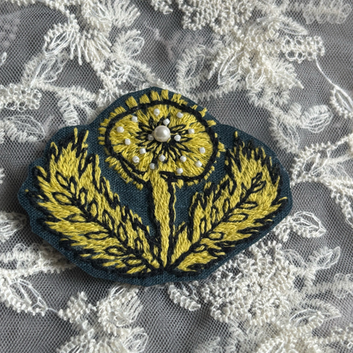 新品mina perhonen タンポポブローチ 美品】 mina perhonen / ミナペルホネン | tanpopo / たんぽぽ