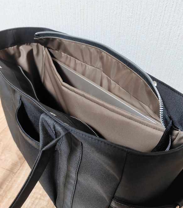 コーデュラナイロン×本革トートバッグL｜軽量＆撥水・13インチPC対応〈自立・多ポケット仕様〉ブラック 9枚目の画像