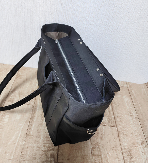 コーデュラナイロン×本革トートバッグL｜軽量＆撥水・13インチPC対応〈自立・多ポケット仕様〉ブラック 4枚目の画像