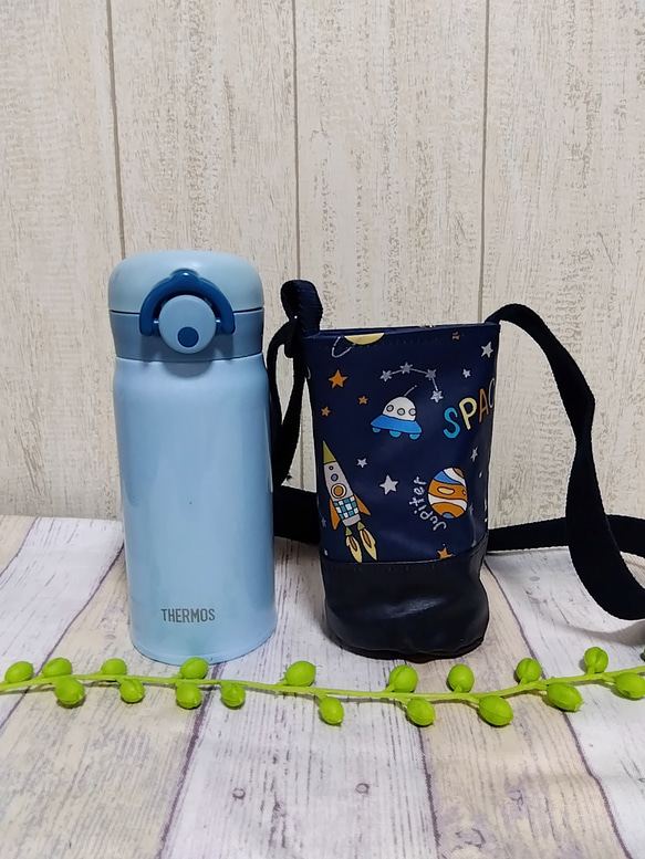 水筒カバー　ハンドメイド　ラミネート 350ml用☆ラミネートの水筒カバー 宇宙 その他入園グッズ shiffon 通販