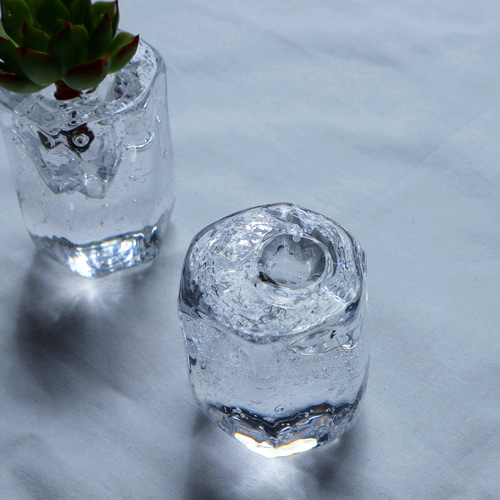 送料無料 / ガラス / 六角形 / ゆっくり溶けだす氷のような花瓶 / 氷華