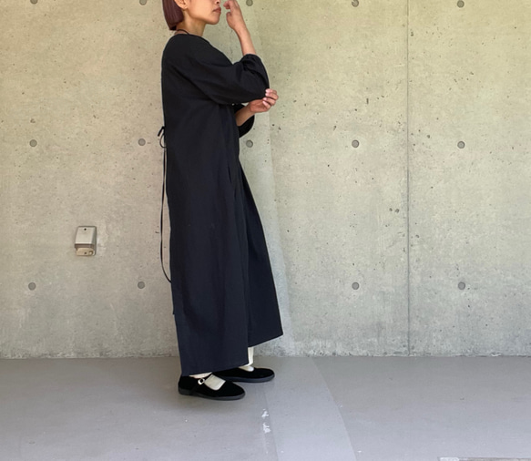 【新作】綿麻の割烹着 – ロング丈　エプロンワンピース　3色　ホワイト　キナリ　ブラック 16枚目の画像