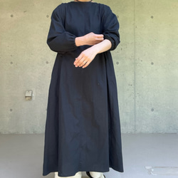 【新作】綿麻の割烹着 – ロング丈　エプロンワンピース　3色　ホワイト　キナリ　ブラック 2枚目の画像