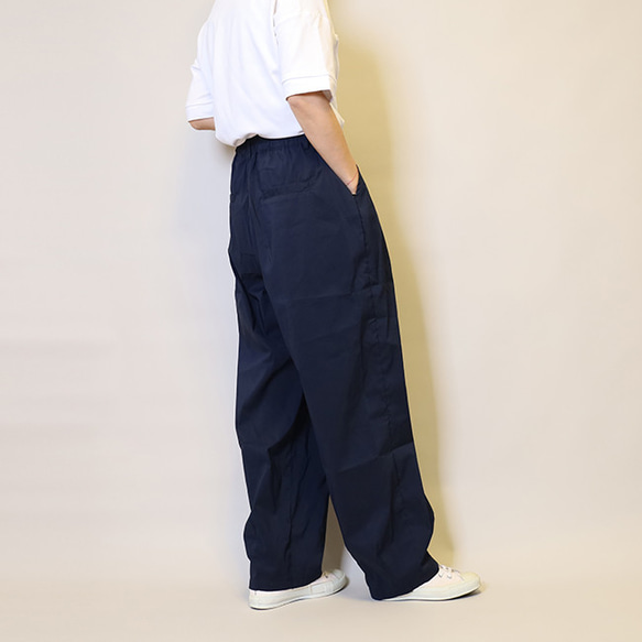 再販新作❤︎軽量/紫外線対策/撥水/総ゴム仕立てファスナーつきワイドタックイージーパンツ（ネイビー）25025NVF 2枚目の画像