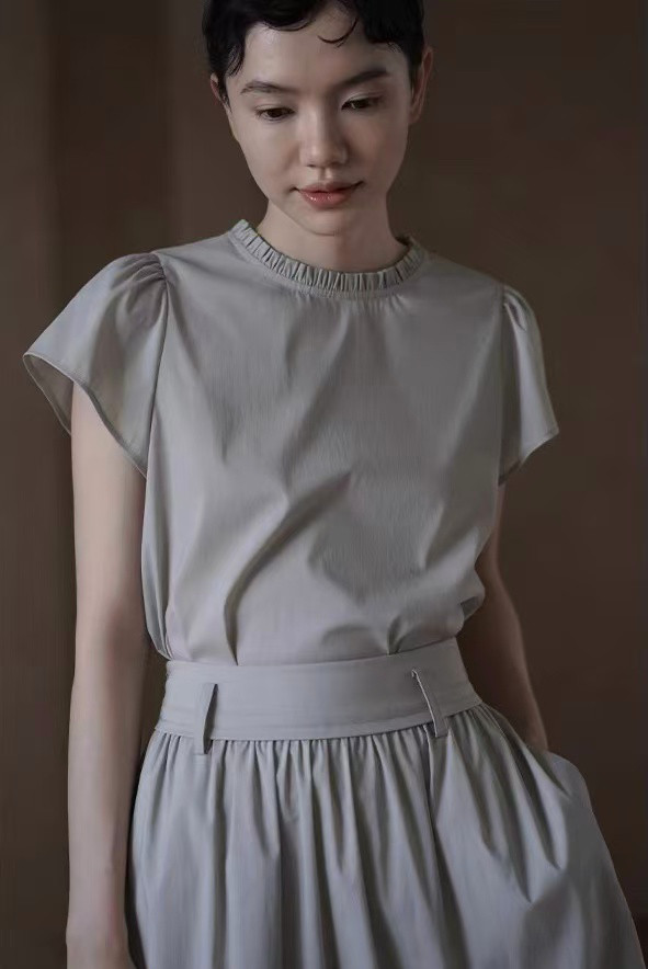 フリル襟　半袖ブラウス　トップス＋スカート　２点セット