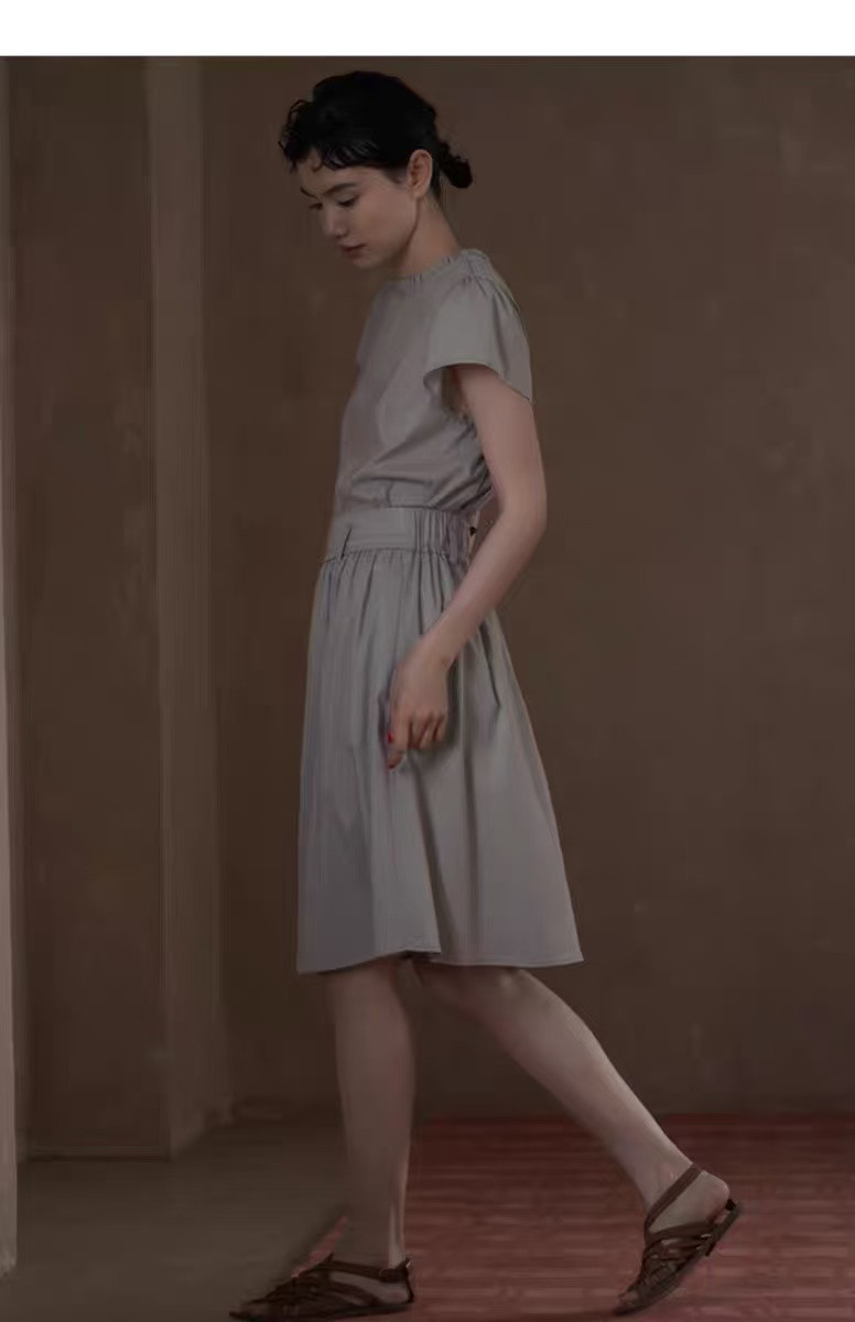 フリル襟　半袖ブラウス　トップス＋スカート　２点セット