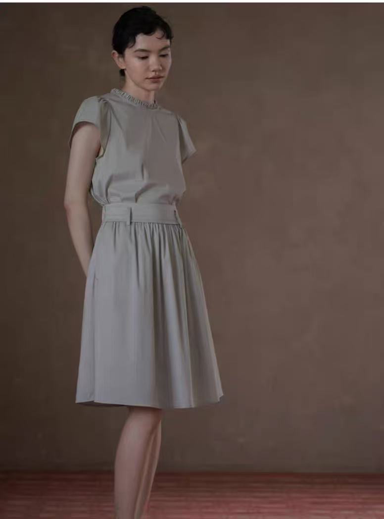 フリル襟　半袖ブラウス　トップス＋スカート　２点セット