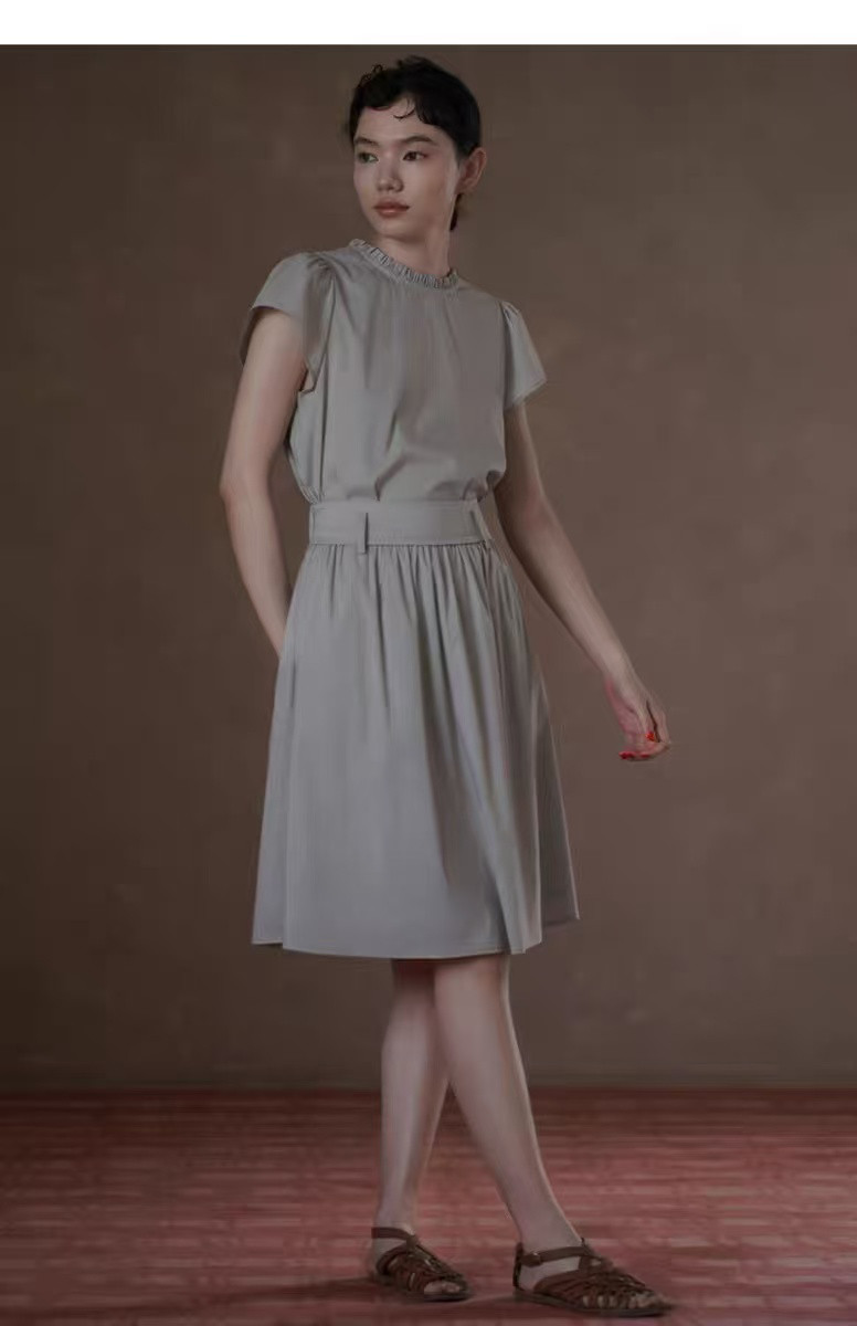 フリル襟　半袖ブラウス　トップス＋スカート　２点セット