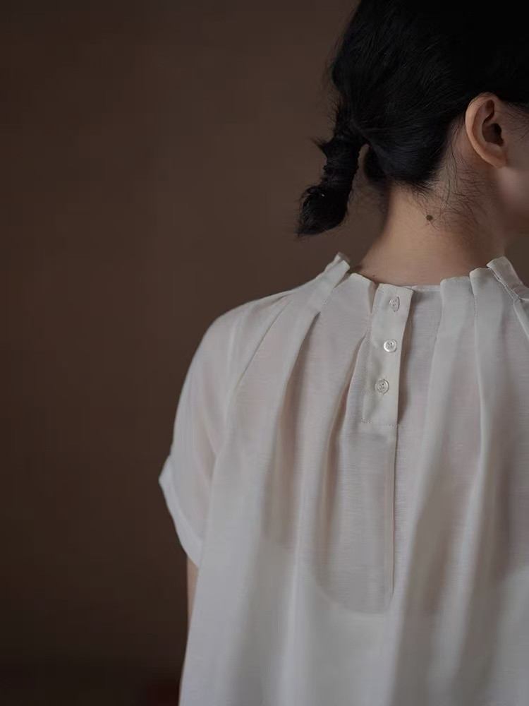 タック入りブラウス　半袖トップス　半袖ブラウス