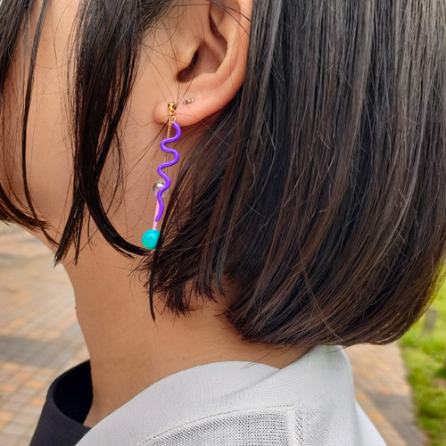 くねくねダンベル ネオポップ【ピアス/イヤリング】 ピアス（その他
