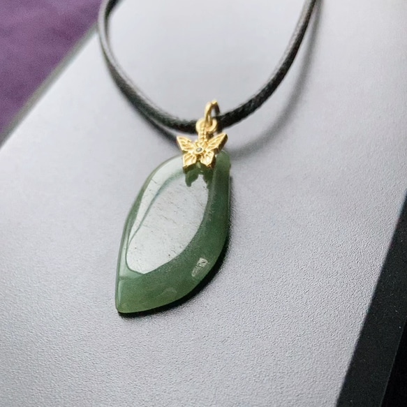 【ワンコ出品】天然ミャンマー産本翡翠 K18 ペンダントトップ 天然ミャンマー産本翡翠 K18 ペンダントトップ レディース