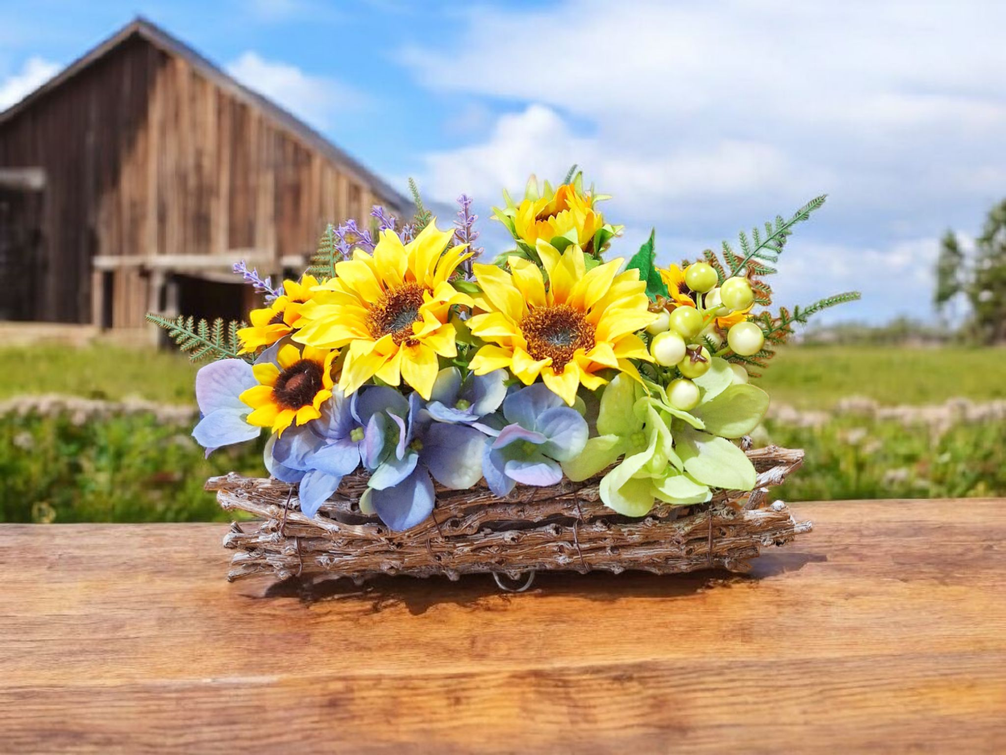 パリ郊外のひまわり畑をイメージしたアレンジ/ひまわり•紫陽花•ラベンダー/アートフラワー/母の日ギフト/ラッピング無料