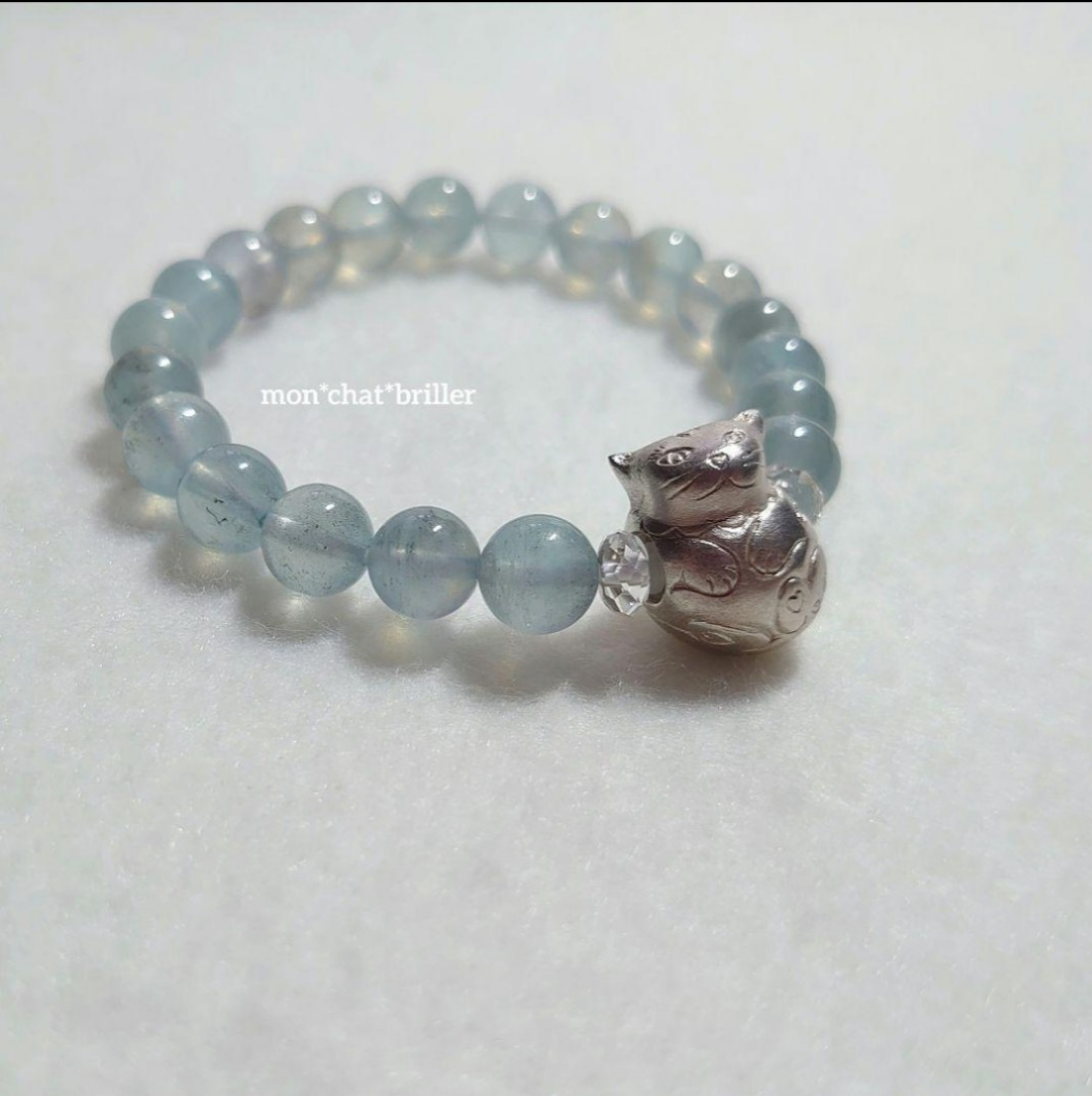 アクアマリンと猫チャームのブレスレット 7,665円