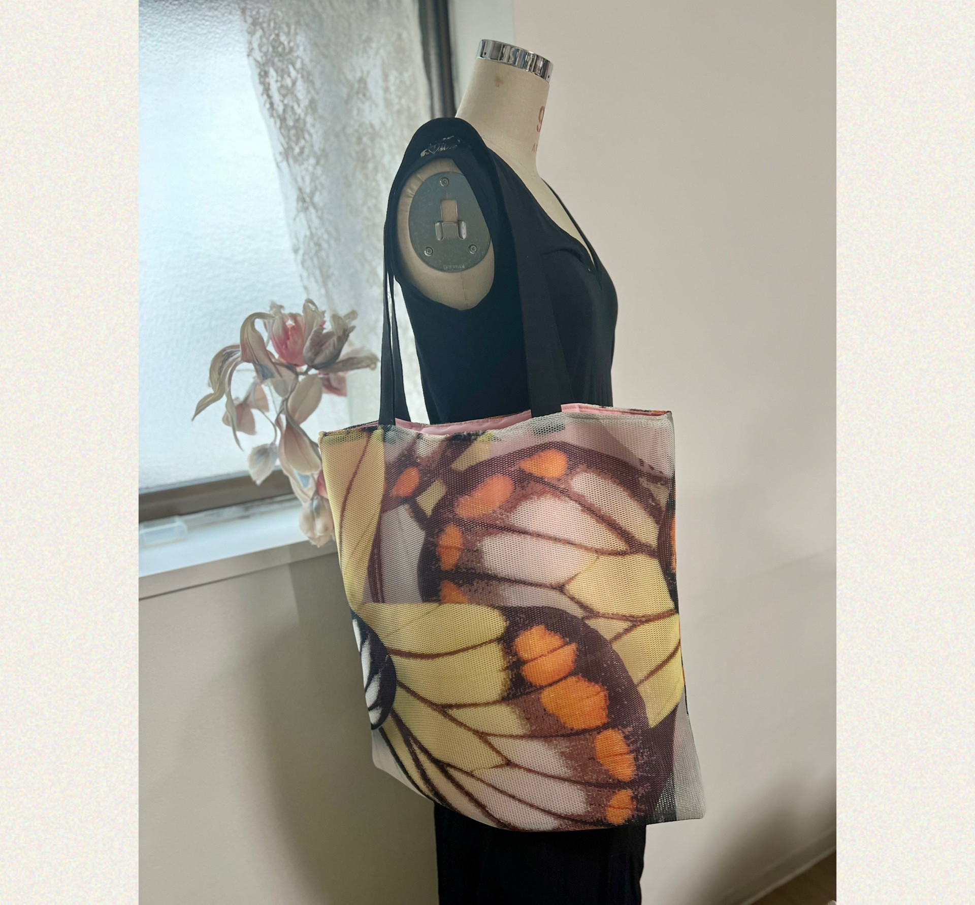 素敵パワーネット❤️花蝶プリント❤️ アートバッグ❤️大容量おしゃれバッグ  内側ラメピンク❤️軽量