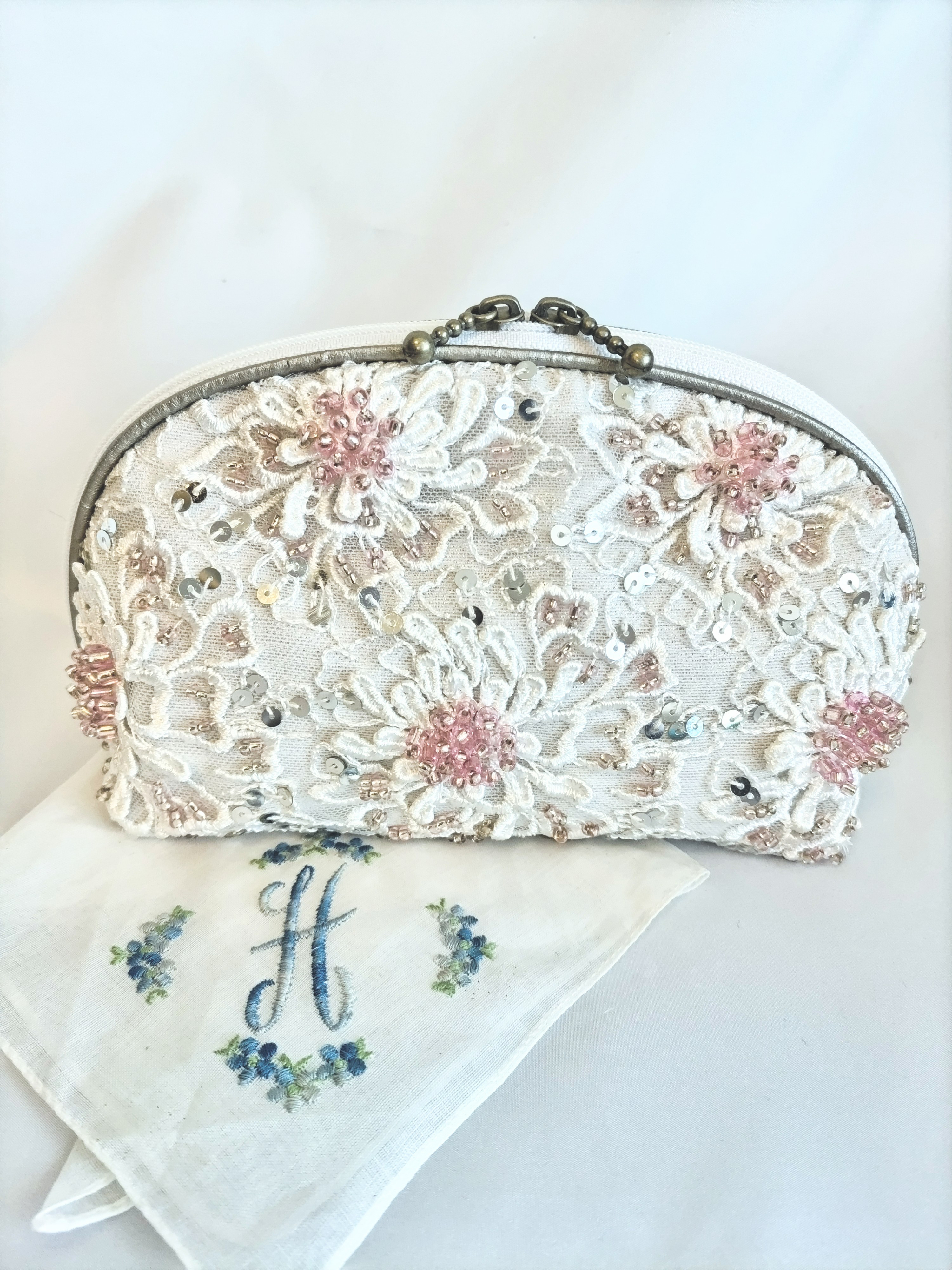 レース オシャレ！ 使いやすい！ と評判の 化粧ポーチ(小)