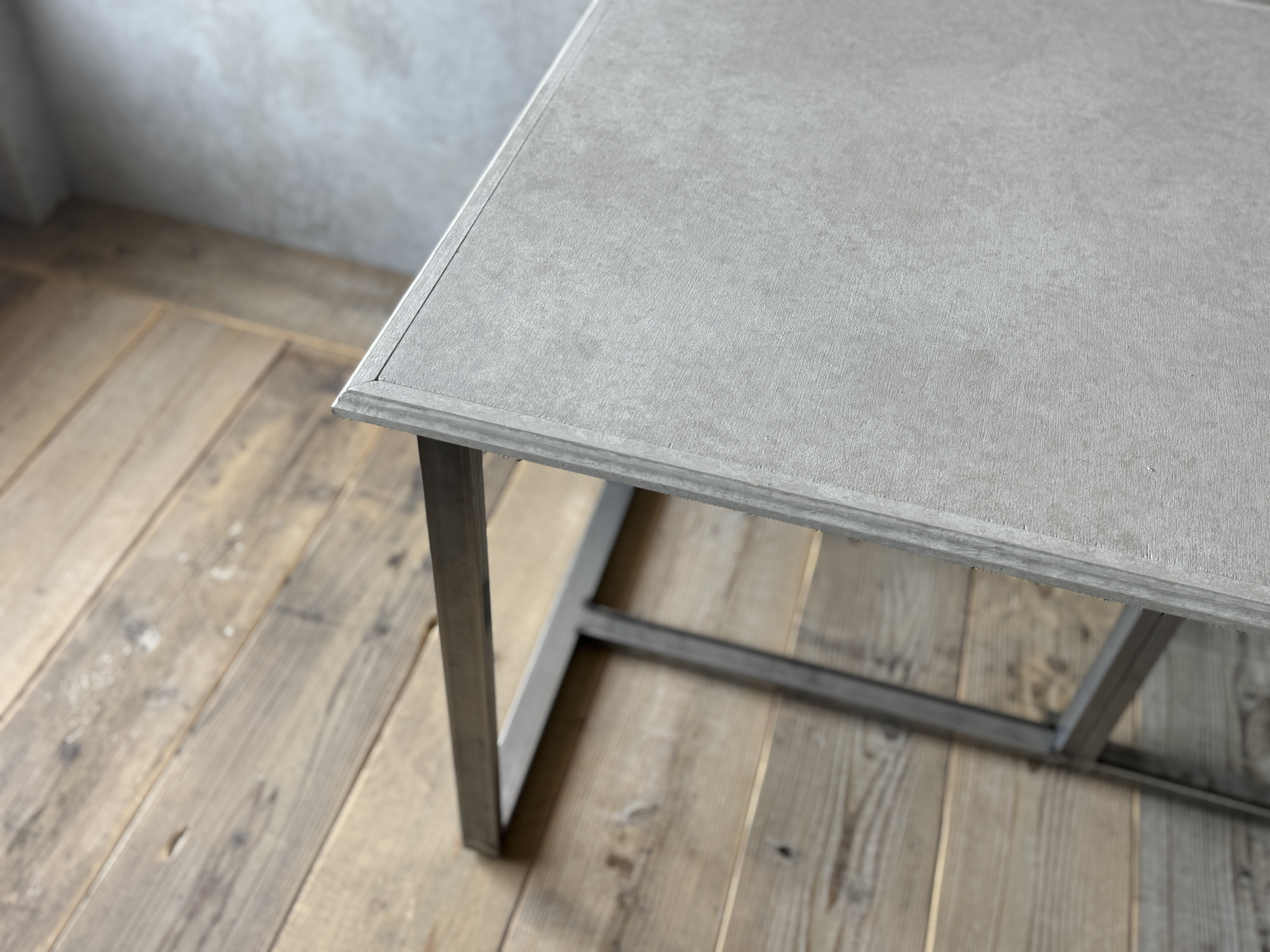 【セミオーダー可能】コンクリ調テーブル　アイアン　ダイニング　テーブル　おしゃれ　モルタル　年中使える　机　家具