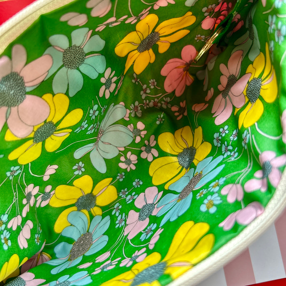 CHIFFOMI♡横長ビニールポーチ♡赤ドット♡シュシュ付き 5枚目の画像