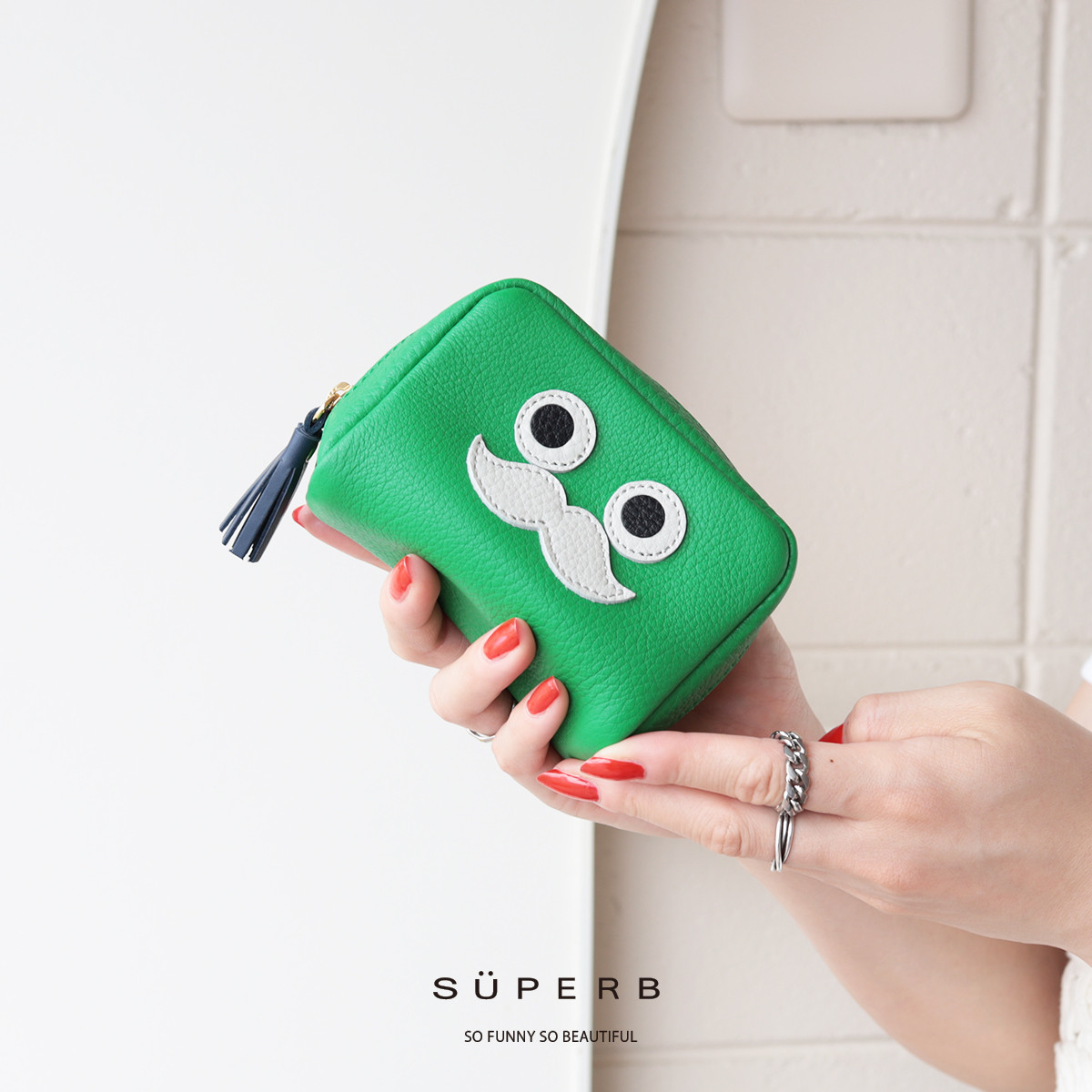 【Eグリーン/通しマチ/おひげポーチSMALL】毎日の相棒♪ふっくらコロンとしたおひげマルチポーチ