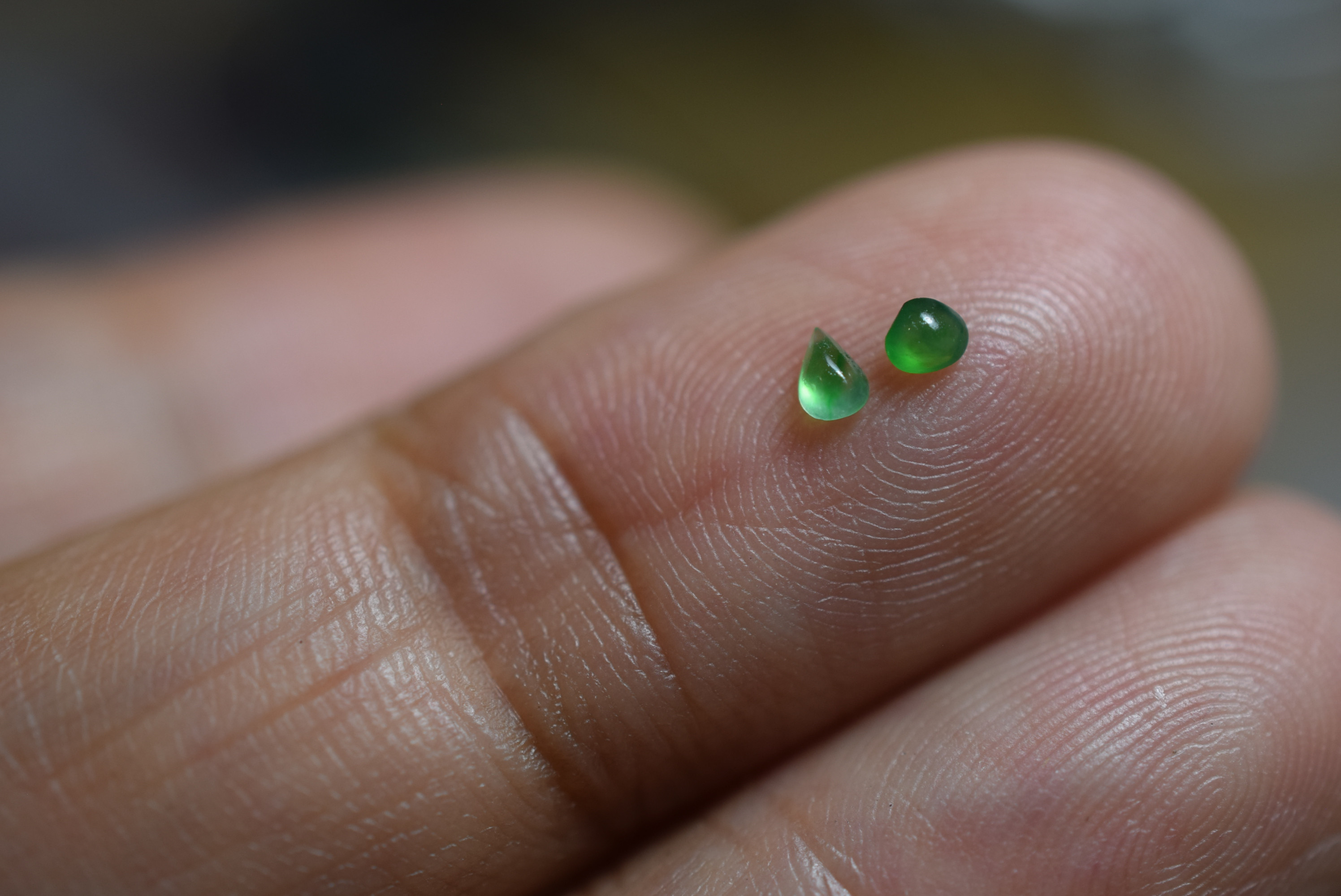 RS10-206 極上品 若緑 陽緑 高氷種 宝石質 ミニ 雫 ミャンマー産 天然 A貨 本翡翠 ルース 硬玉 ジェダイ